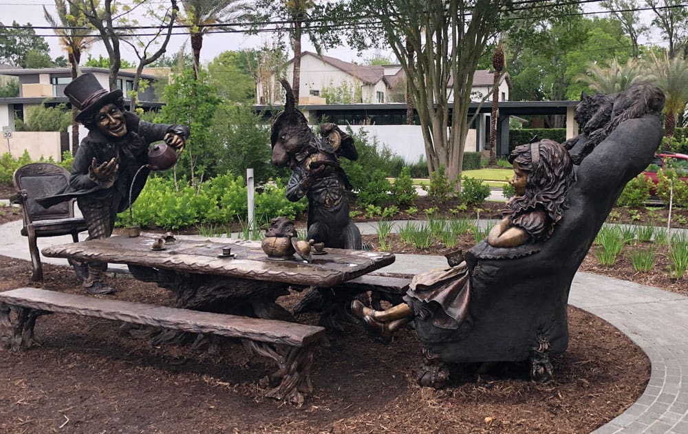 Alice in wonderland Sculpture